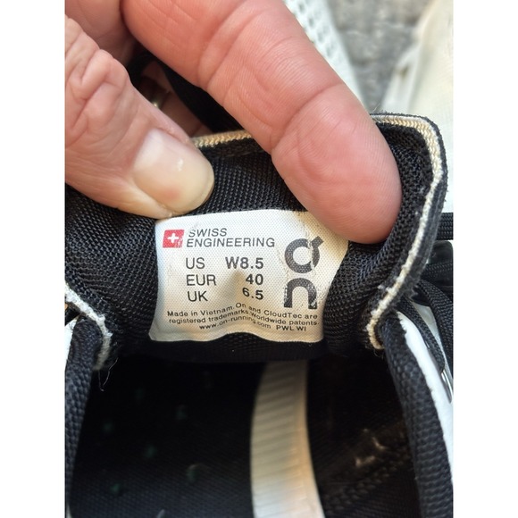 On Cloud X Swiss Engineering Athletic Running Shoe Womens Size 8.5 White - Picture 8 of 8